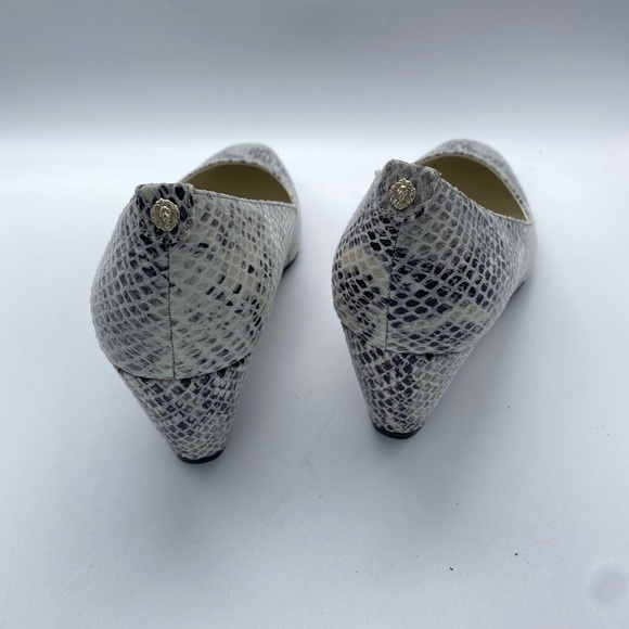 Anne Klein Women's Isley Wedge Pump - Picture 5 of 8